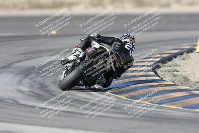 media/Dec-01-2025-Moto Forza (Mon) [[2daa91e15f]]/1-Advanced Group/Session 2 Turn 11 Backside/